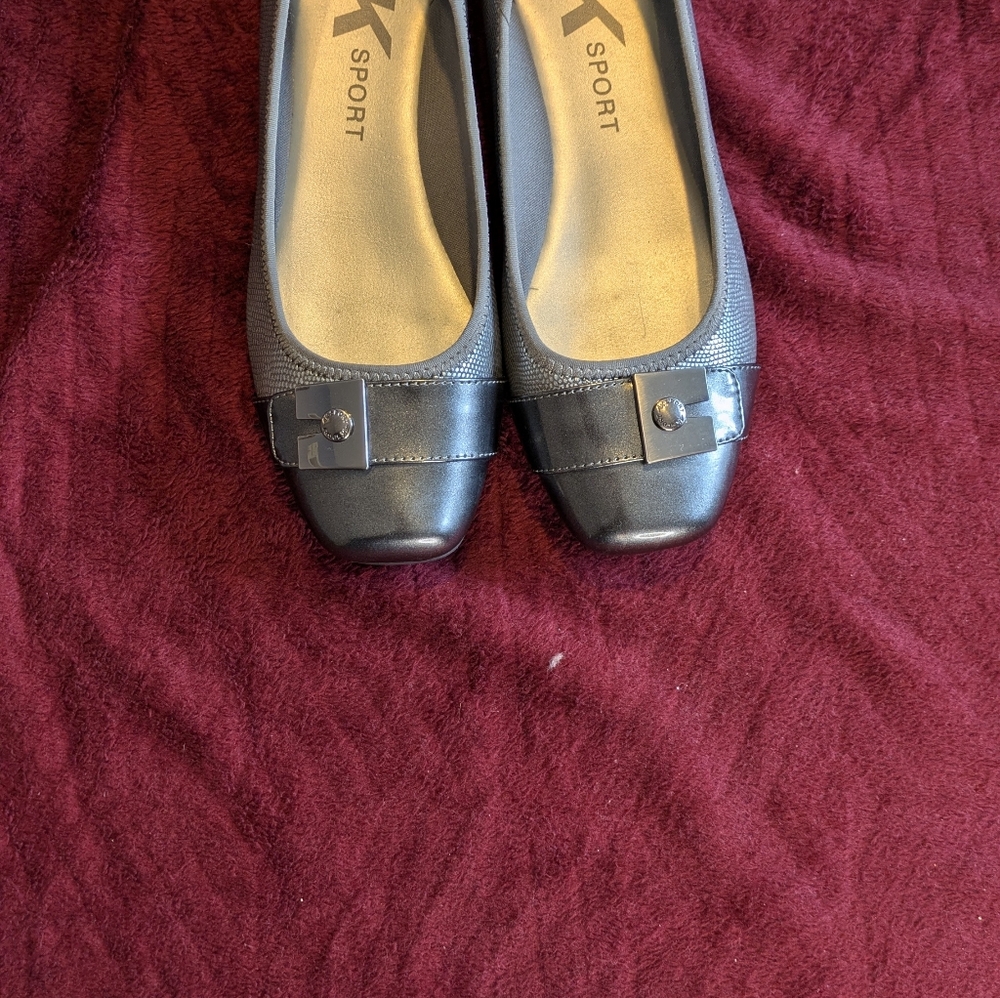 Anne Klein Sport women's silver gray ballet buckle cap toe flats 7M